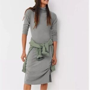 Anthropologie Saturday/Sunday Emily
Ribbed Runched Knit Midi Dress Sage